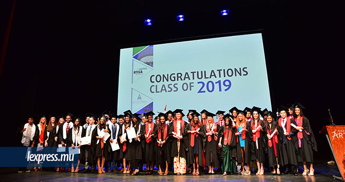 Article on the first Graduation Ceremony – Bachelor of Laws, LL.B. published in lexpress.mu!