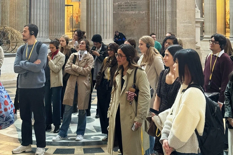 Students from the LL.M. International Business Law – Paris program explore the Panthéon and immerse themselves in French history